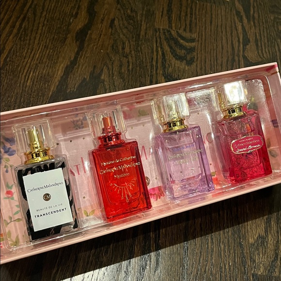 NIB Catherine Malandrino Floral Fragrance Set - Picture 3 of 8